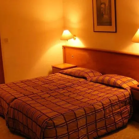 Bernard Hotel San Julián